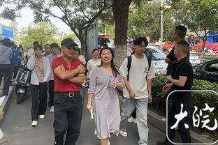 哈维：罗克天赋出众，但他还有一些方面需要学习和提高